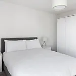 Contemporary 1Br Apartment With Amazing Views
