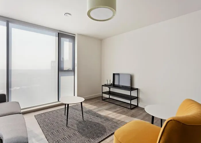 Contemporary 1Br Apartment With Amazing Views