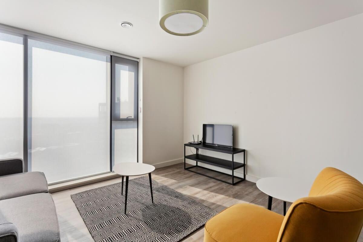 Contemporary 1br With Amazing Views Apartment
